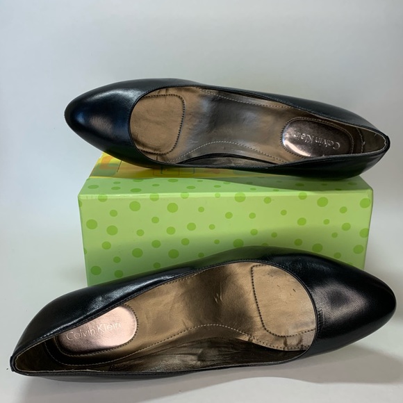 Size 9M Calvin Klein Paxter Black Leather Mid-heel Pumps, Good Used Condition - Picture 6 of 7